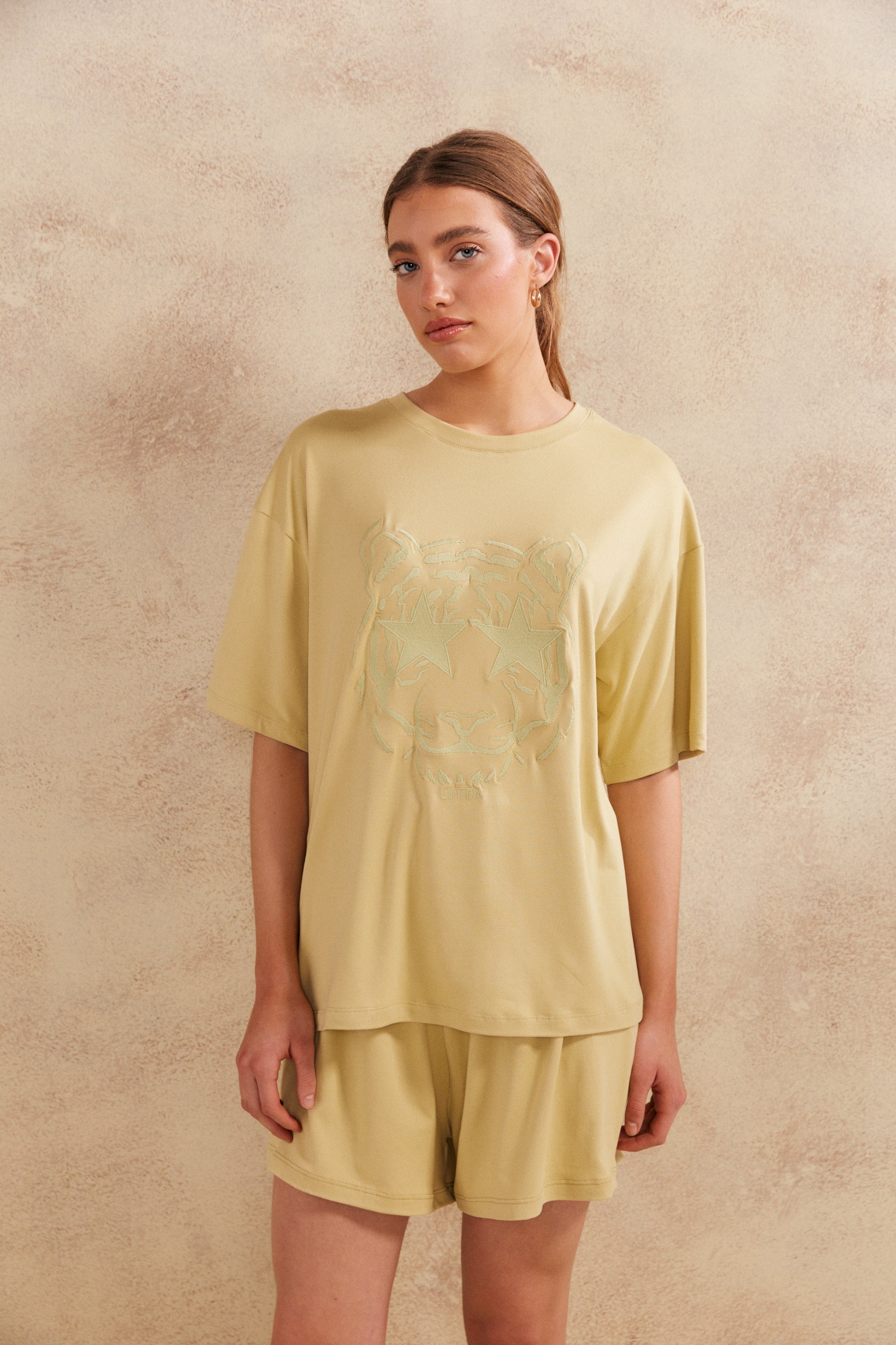 SHORT INDIA VERDE