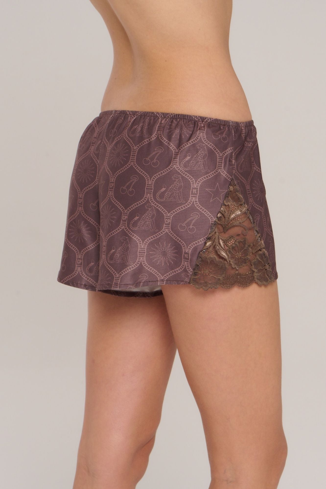 SHORT RODAS